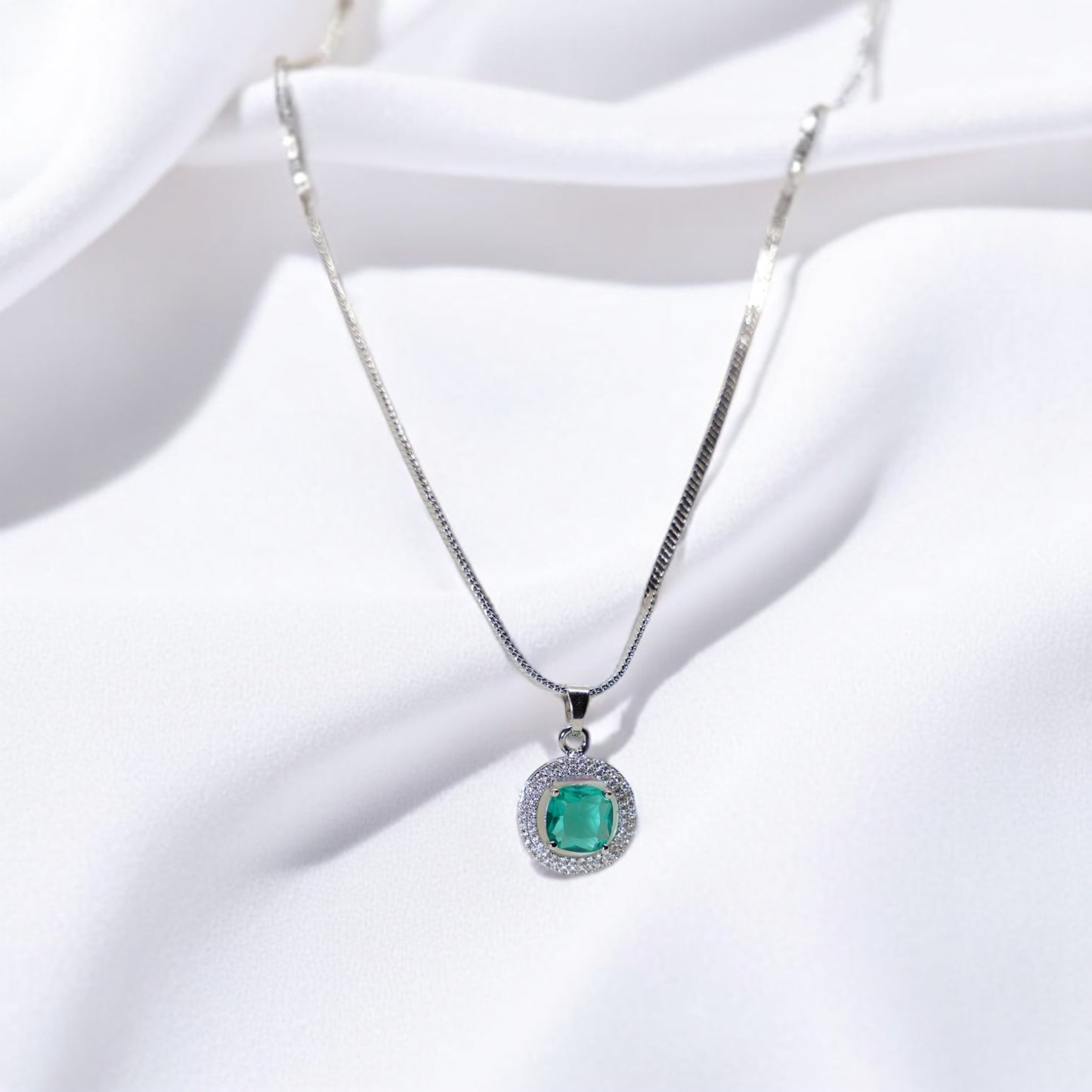 Crest Green Necklace
