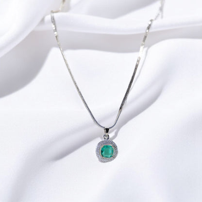 Crest Green Necklace