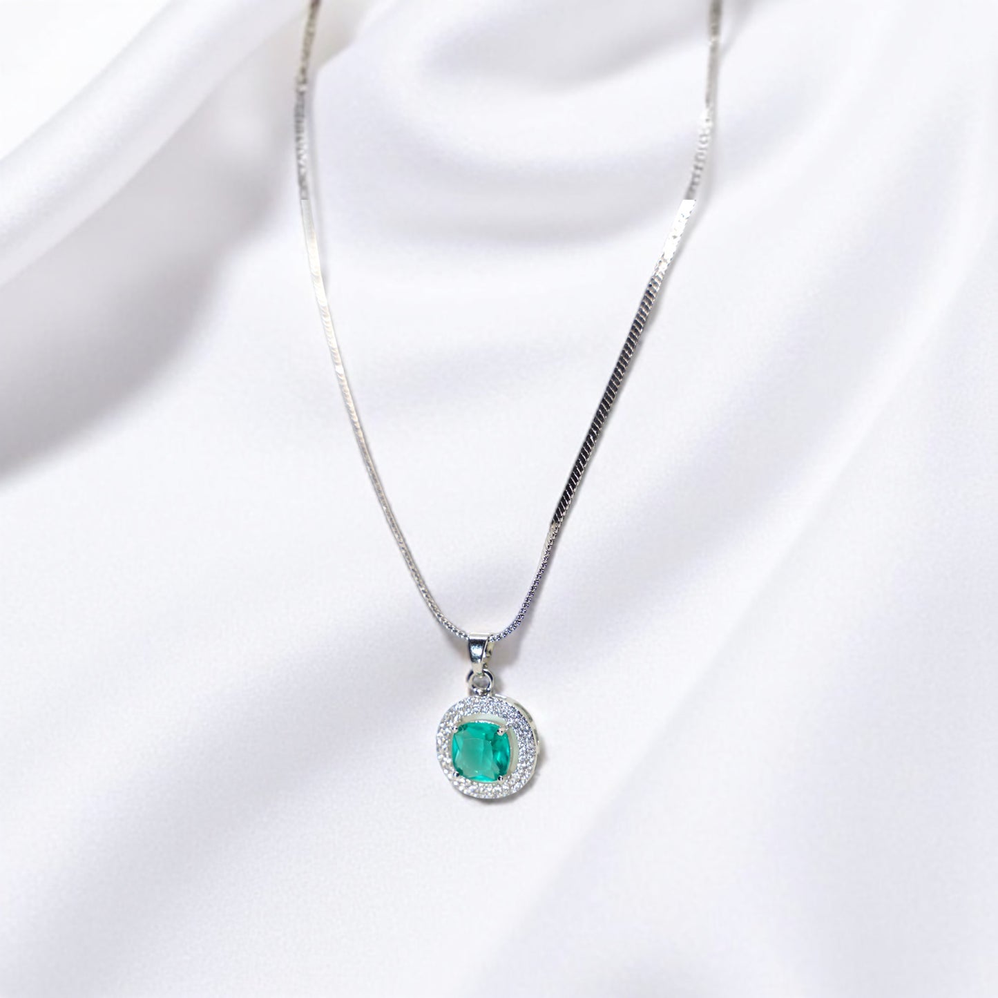 Crest Green Necklace