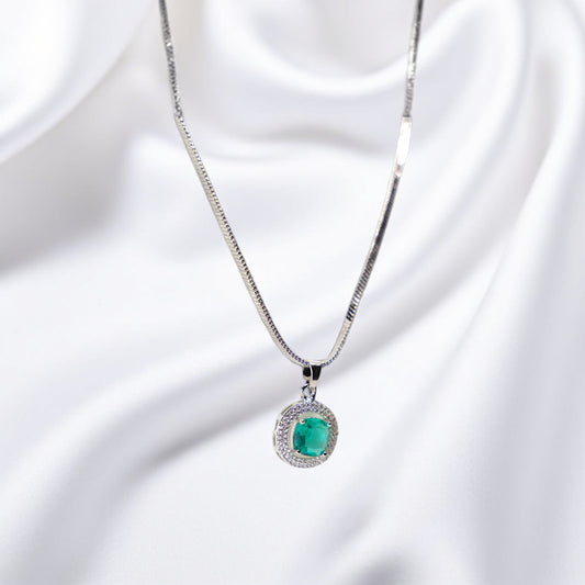Crest Green Necklace